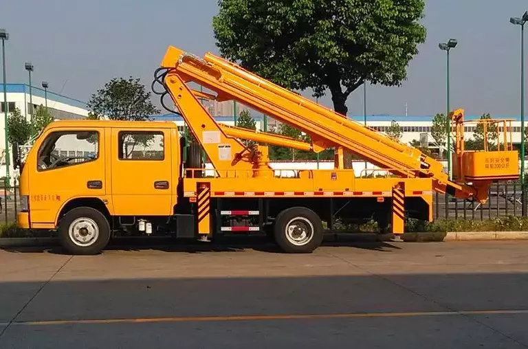 摇臂式登高车